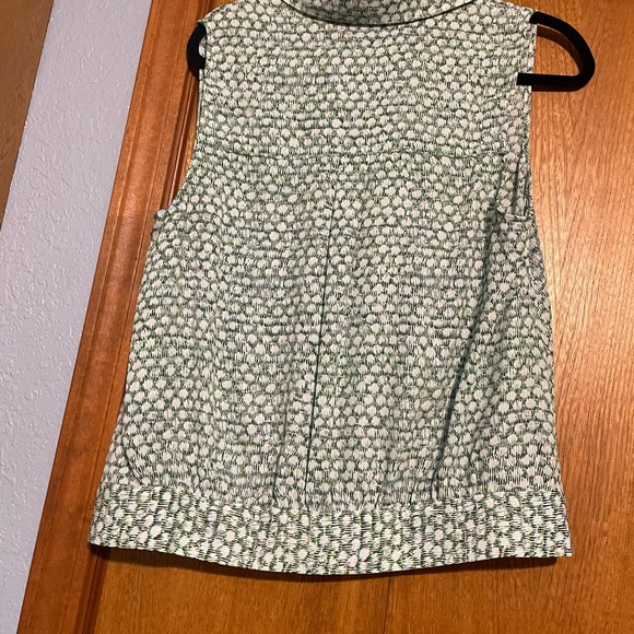 Cabi sleeveless top band on bottom button front. - Picture 2 of 4